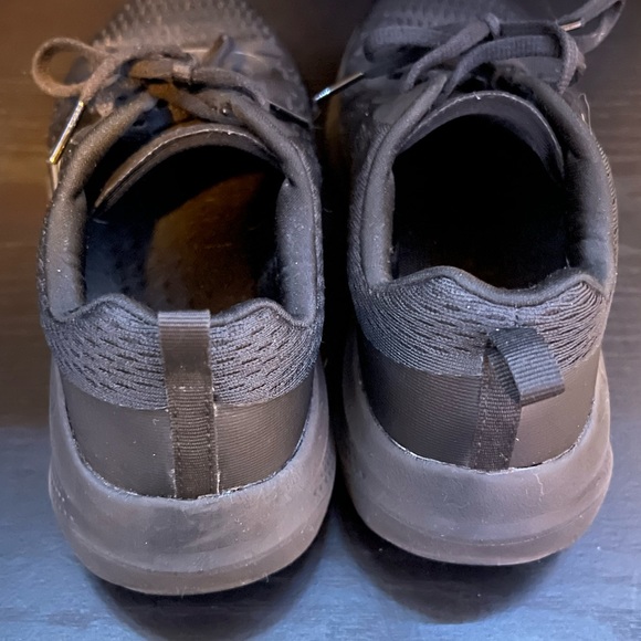 Skechers Go Run Black Tennis Shoes Size 9 Platform Goga Mat Insole - Picture 3 of 8